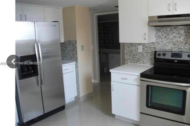 Foto del edificio - 3300 NE 191st St