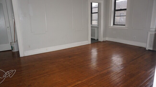 Building Photo - 17 Noll Pl