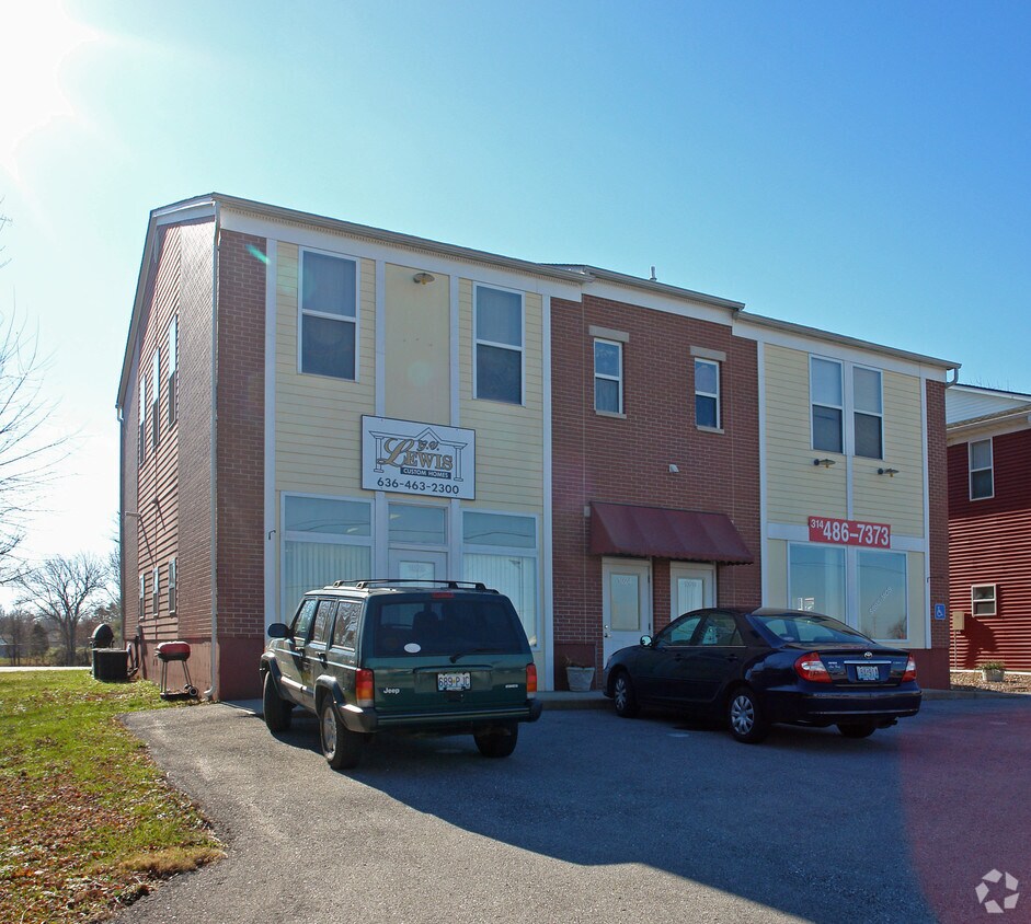 10201028 S Service Rd W, Foristell, MO 63348 Apartments in Foristell