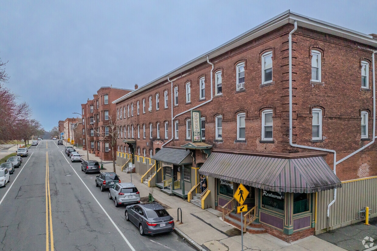 Exterior - Lyman Street Apartments