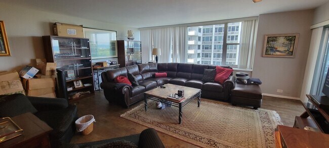 Building Photo - City View Unit