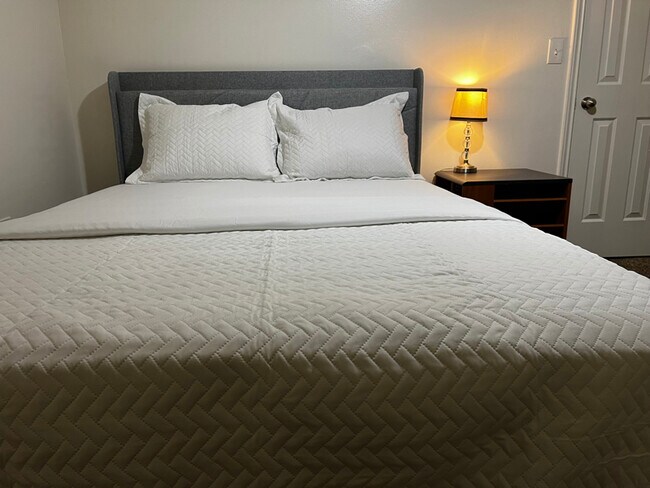 Foto del edificio - 512 N Chicago Ave