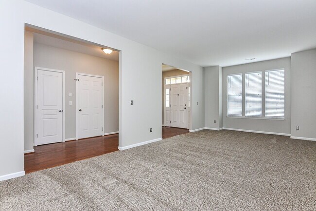 Foto del edificio - 306 Hope Valley Rd