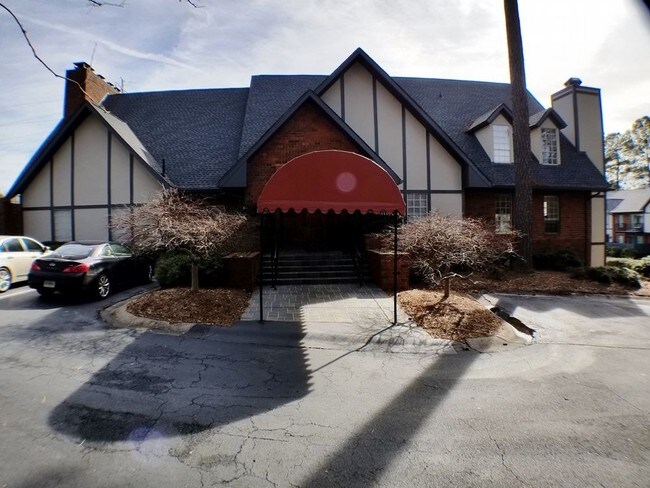 Building Photo - 6851 Roswell Rd NE