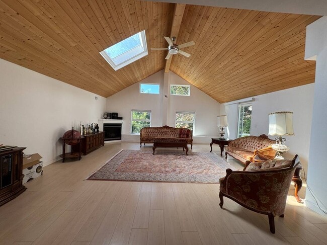 Building Photo - 23418 Tamarack Ln