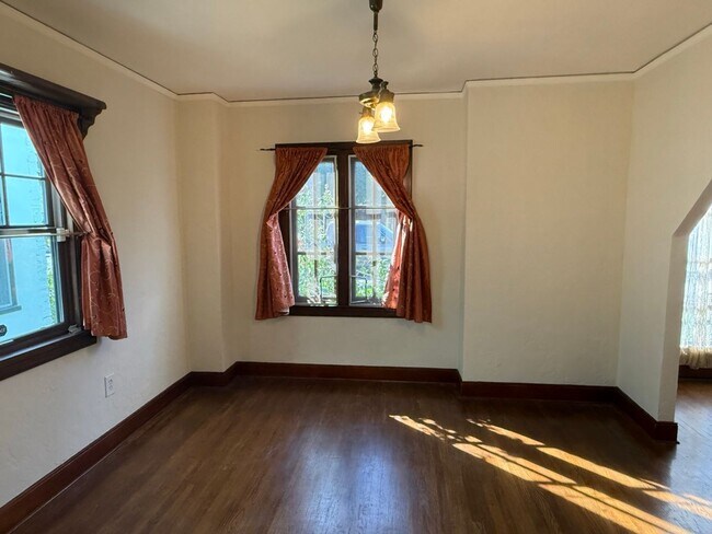 Building Photo - Charming 2 Bedroom 1 Bath Willow Glen home