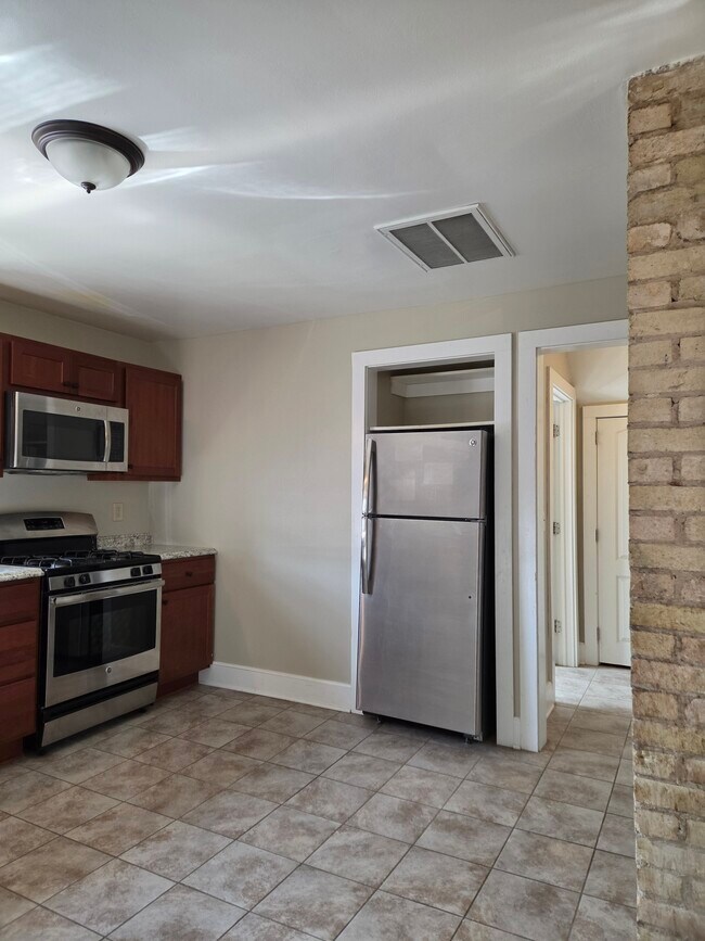 Foto del edificio - 2213 S Robinson Ave