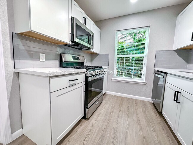 Foto del edificio - 6431 Myrtle St