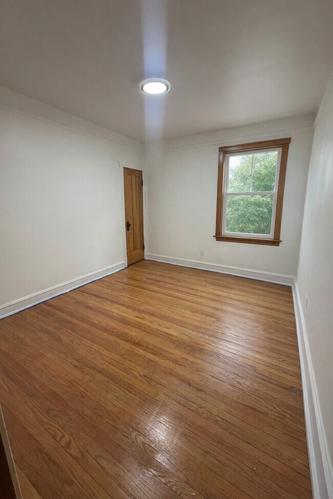 Foto del edificio - 5434 W School St