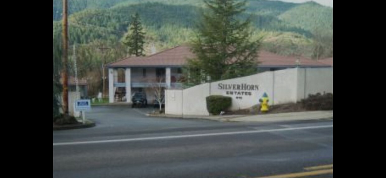 815 Pine St Unit 26, Rogue River, OR 97537 Condo for Rent in Rogue