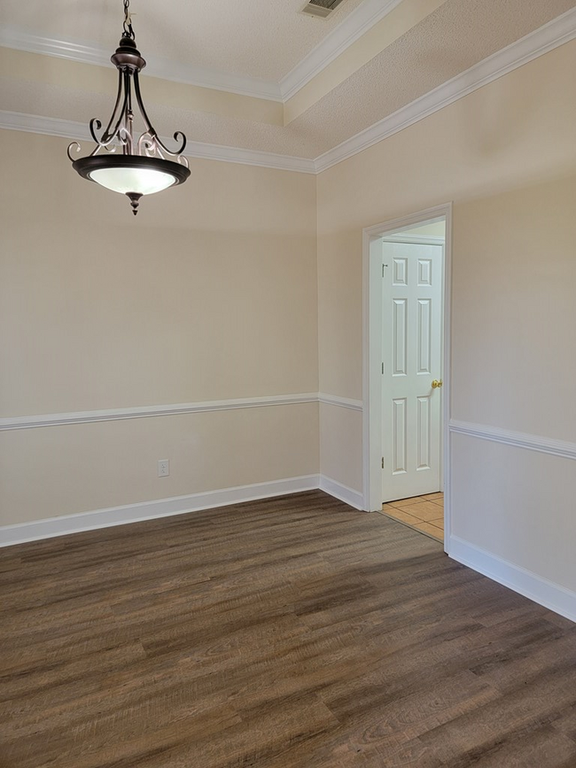 Building Photo - 170 Glen Arven Dr