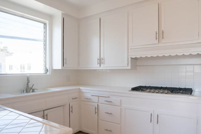 Building Photo - 423 S Maple Dr
