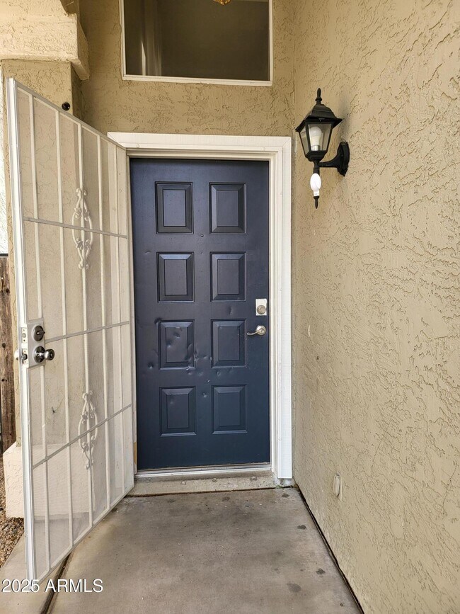 Foto del edificio - 4909 W Behrend Dr