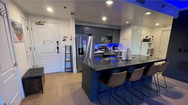 Building Photo - 30 Strada Di Villaggio