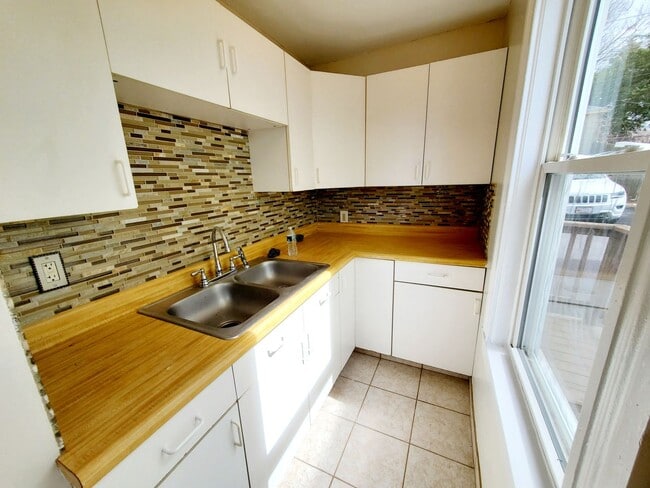 Building Photo - 48 Everard St