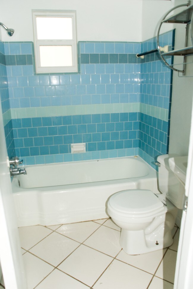 Foto del edificio - 1209 N Bronough St