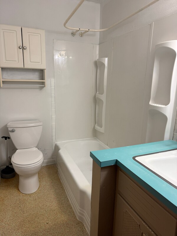 Foto del edificio - 302 W 7th St