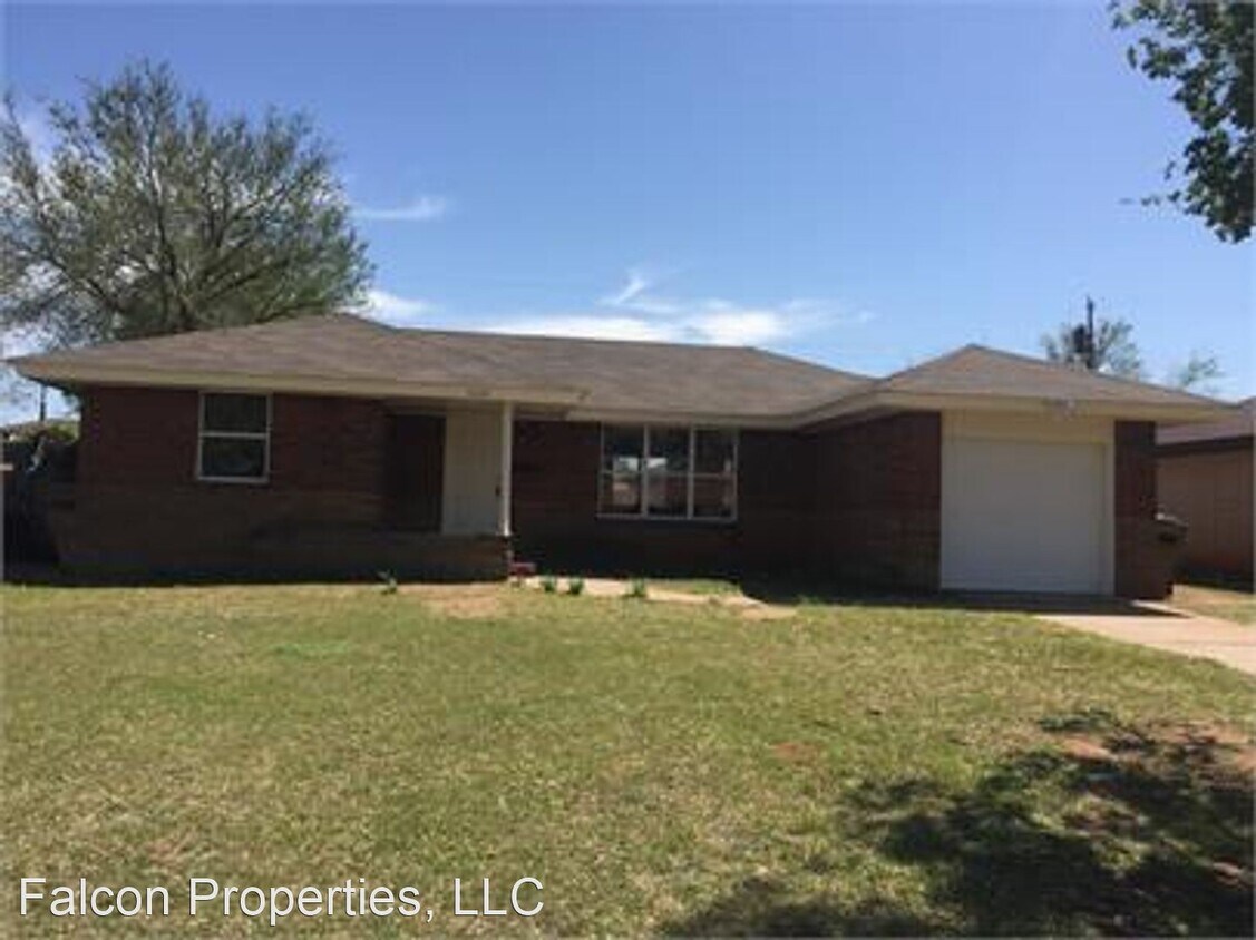 Primary Photo - 3 br, 1 bath House - 1232 NE 45th St