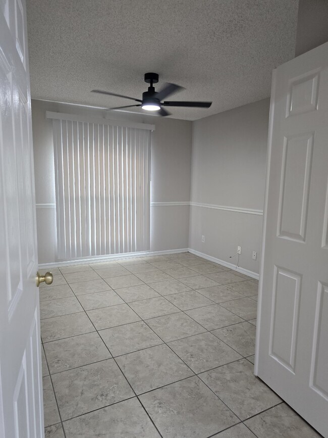 Foto del edificio - 14528 Kristenright Ln