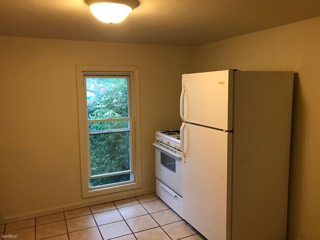 Foto del edificio - 2 br, 1 bath Duplex - 727 W Ganson St Apt 1