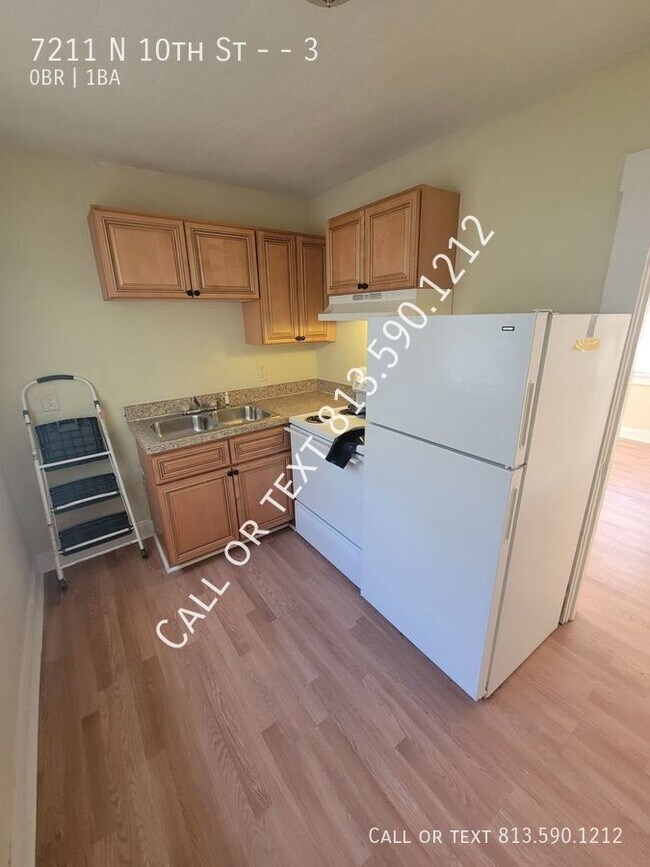 Foto del edificio - 7211 N 10th St