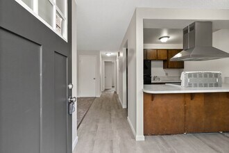 Building Photo - 325 N 29th Ave