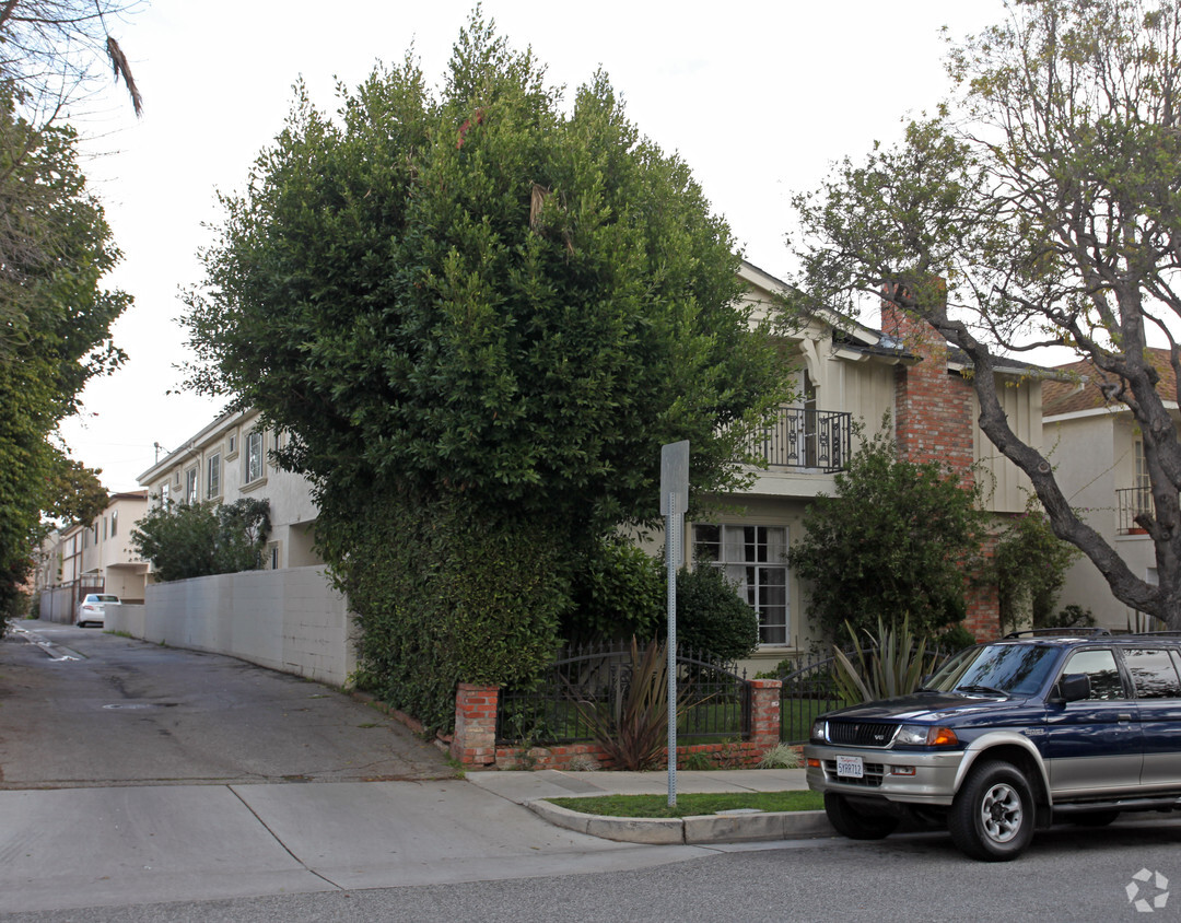 Primary Photo - 1115 22nd St