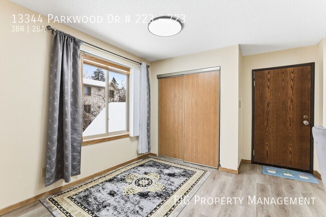 Building Photo - 13344 Parkwood Dr
