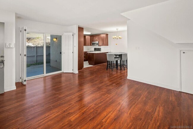 Foto del edificio - 9679 Easter Way