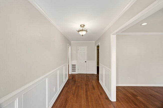 Building Photo - 6131 Yarwell Dr