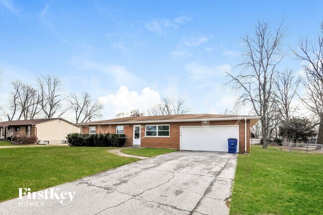 Building Photo - 8 Oak Dr