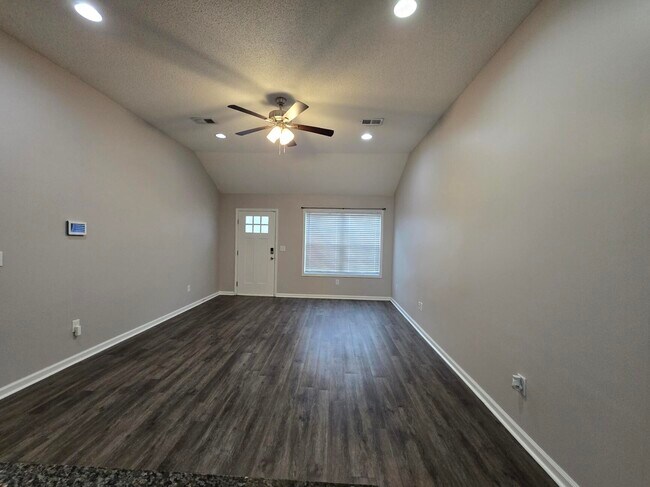 Building Photo - 810 Slidingrock Ln