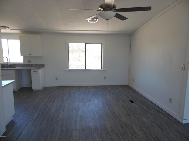 Building Photo - 5409 N Lak a Yucca Rd