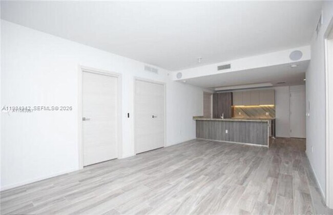 Building Photo - 801 S Miami Ave