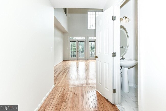 Building Photo - 9804 Bolton Village Ct