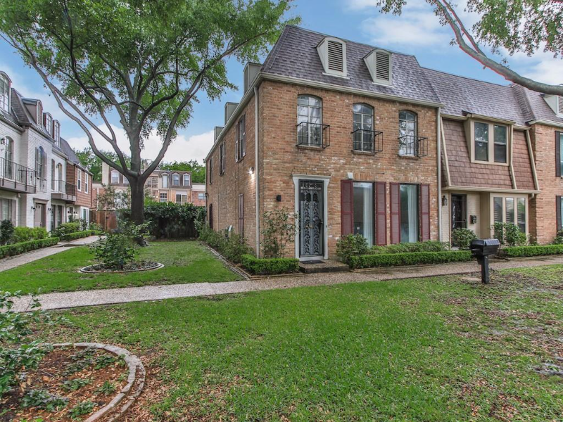 Foto principal - 524 N Post Oak Ln