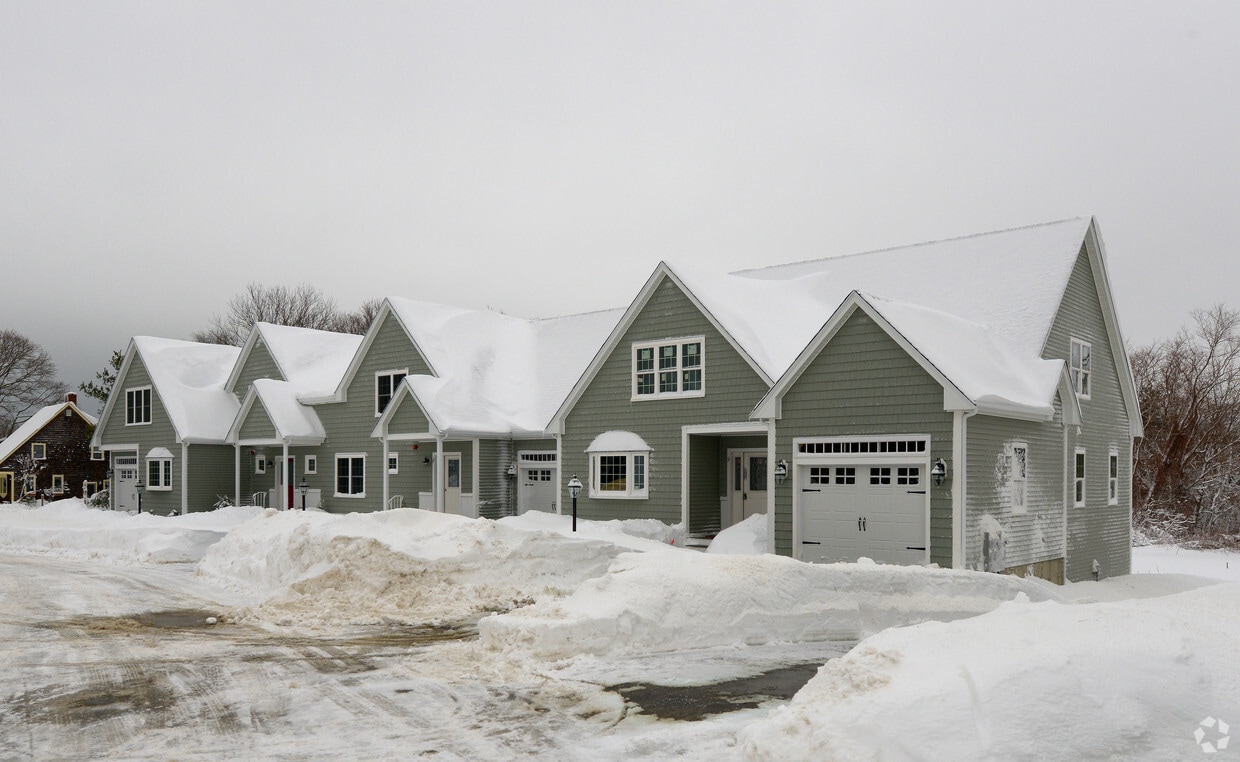 Walden Woods Apartments in Scituate, MA