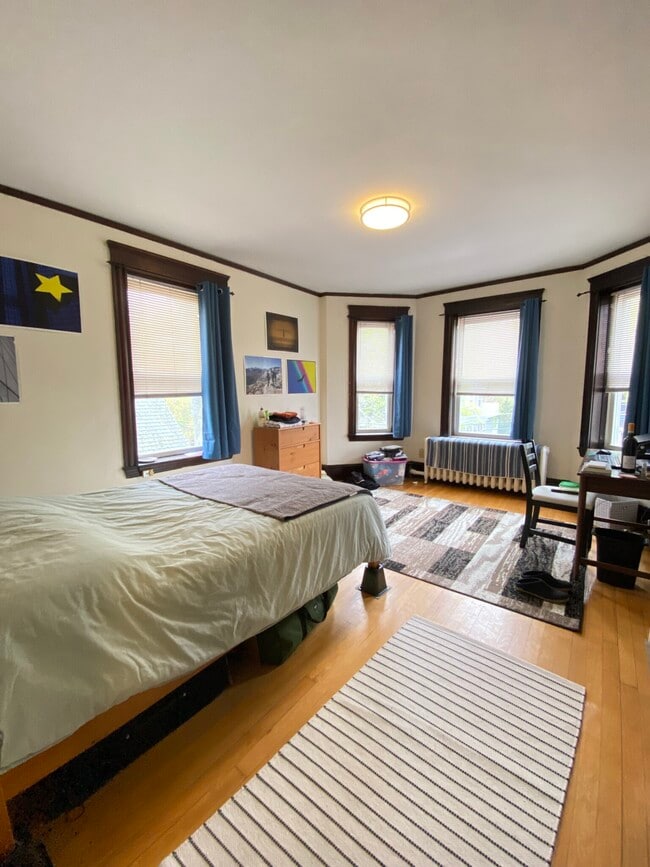 Building Photo - 9 Fairfield St