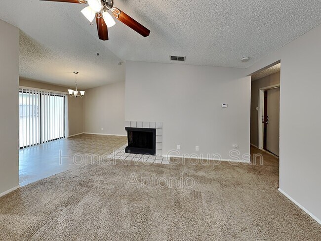 Foto del edificio - 9739 Hidden Brook