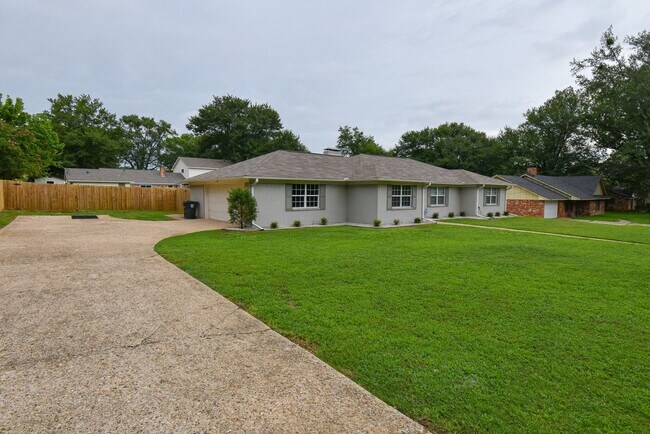 Foto del edificio - Lease Takeover Opportunity Available! 3 Be...
