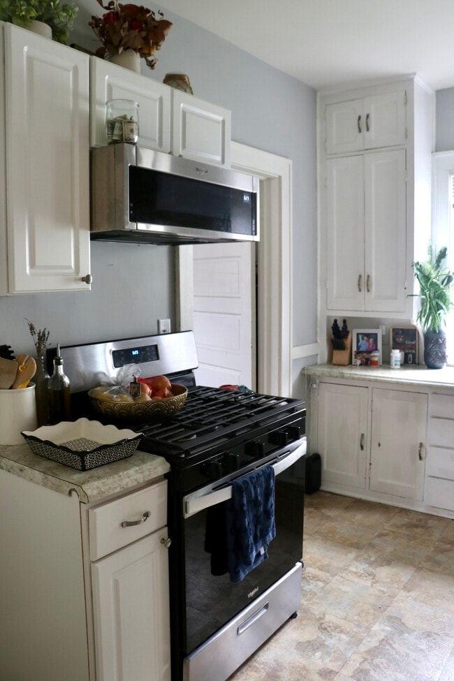 Kitchen - 1401 5th St NE