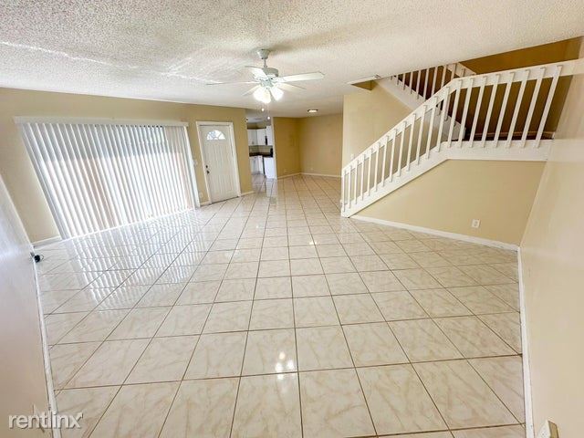 Foto del edificio - 3 br, 2.5 bath House - 1919 N Congress Ave