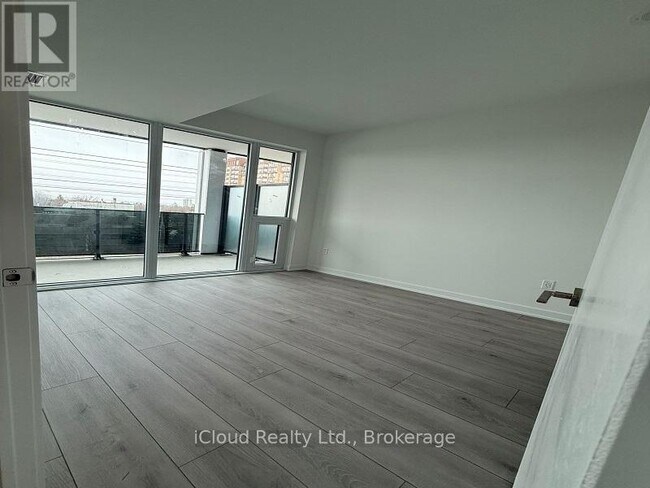 Photo du bâtiment - 1 Fairview Rd E