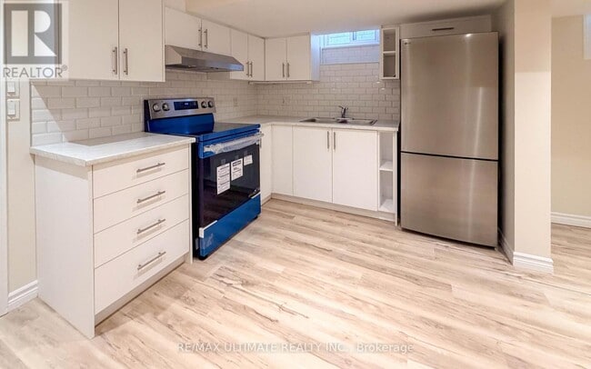 Building Photo - 403 Winona Dr