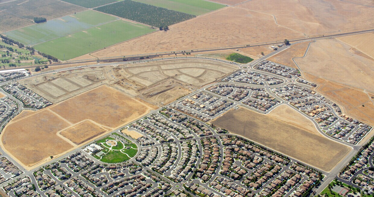 Vista aérea marina de CoStar - Waterford Village at Vanden Meadows