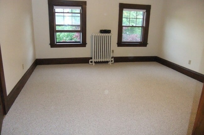 Building Photo - 61 Judkins St