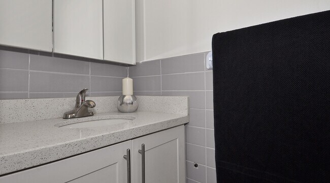 Building Photo - Central Park Terrace (A)