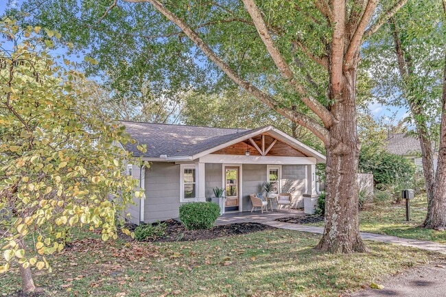 Building Photo - 413 Lockland Dr