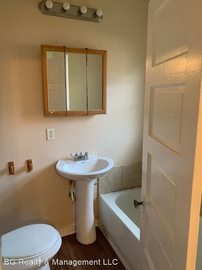 Foto del edificio - 2 br, 2 bath House - 217 Laurel Street