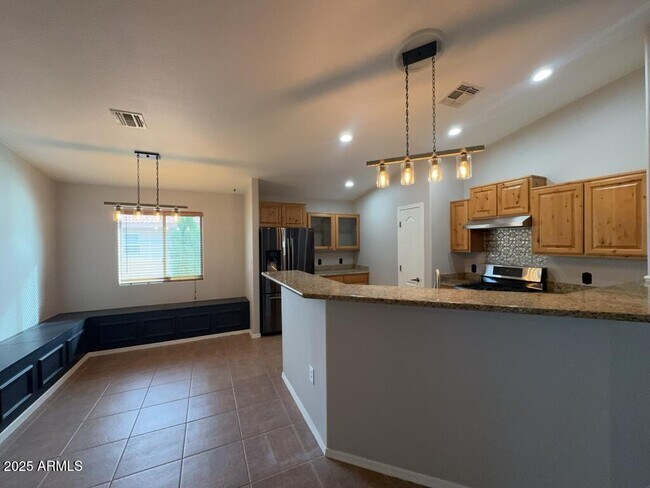 Foto del edificio - 4651 Big Bend St